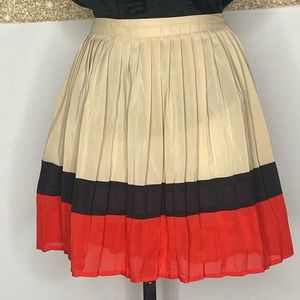 Forever 21 Tan,black, and red skirt size M